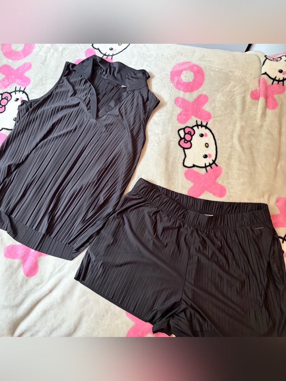 Women’s Black La Vie en Rose Lounge Set size medium